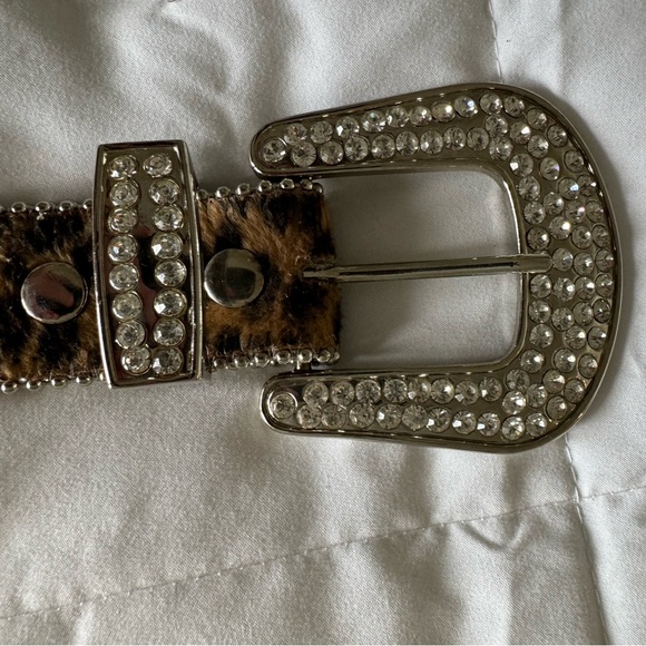 Beautiful Leather Belt, M, Faux Leopard Fur with Bling - Picture 7 of 7